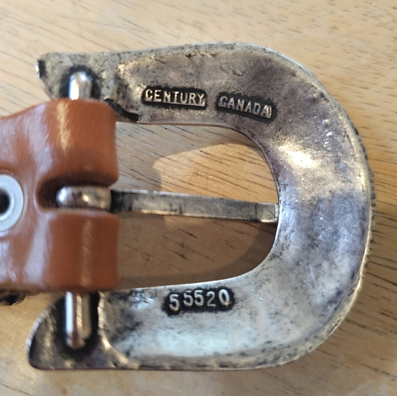 New Leather Belt Silver Buckle and Indian Heads with Bone Beads - Picture 8 of 8